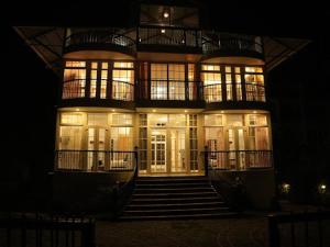 Vandhanam Stays With Pool At Vagamon