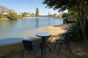 Quiet River 1BR Hideaway