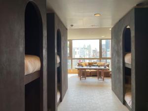 Tokyo Gallery Stay 駅1分で貸切 8人OKのアーティスト制作のベッド 桜を見下ろせる部屋 商店街で賑やか