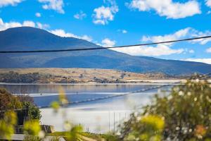 LakeShore - Jindabyne Holiday Home