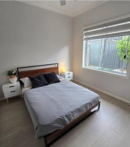 Luxurious new 5 bedroom house and Double garage