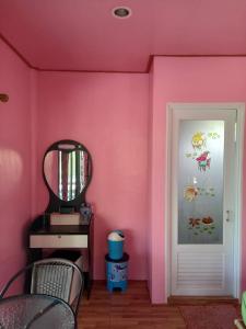 Chomlay Room & Restaurant