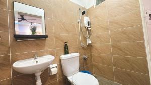 A27 Royal Dato Onn 2 Party House Corner Lot 15Pax