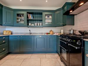 5 Bed in Worth Matravers DC142