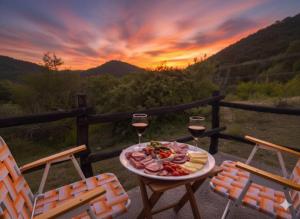 Natures Peace: Cozy Cabin for 4 Near River