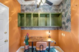 The Golden Hour Getaway Pool Lake Views Games