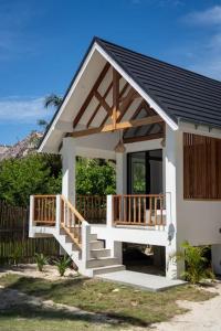 Kupu Kupu Villas Mentawai