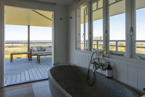 Escarpment House-28 Old Byron Bay Road, Newrybar