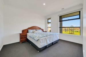 Modern Comforts in a Spacious 3BR Family Retreat