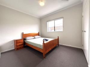 Ideal Family Home Near Parks & Donny with Garage