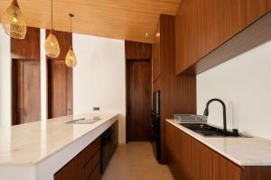 Sun Palm 3 - Modern Haven, 2,5 bed - Free Gym Membership Included