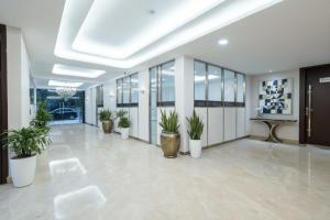 Hotel Leeef Ninee Hotel in Sector 23, Near Udyog Vihar