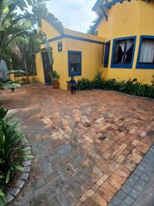 Neo & Ruks Guest Houses Boston Belleville 3