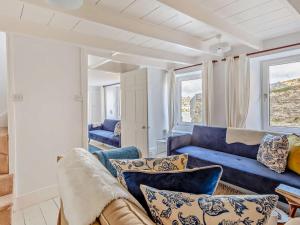 3 Bed in Polruan 83821