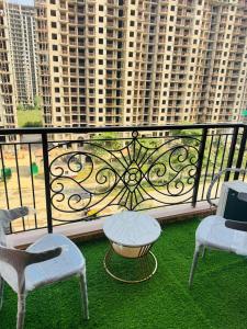 Omaxe Hazratganj Studios