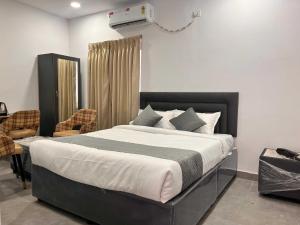 Collection O Hafeezpet Railway Junction Formerly Sainath Arcade