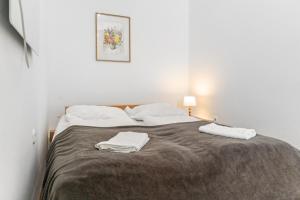 Amazing 1BR & 1LR Apartment Prime Location for Long Stay