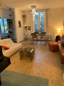 Belle maison 4 chambres, jardin, garage, 3km Paris, proche transports