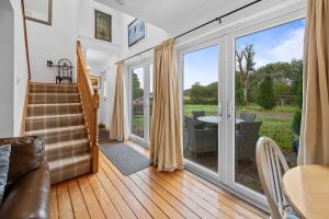 Stunning 2 Bed Riverside Cottage near Oban