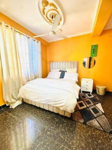 Central Beautiful & peaceful Private bedroom AC, Very fast WiFi 1