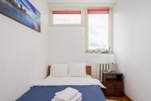 Chłodna Downtown Apartment by BookingHost