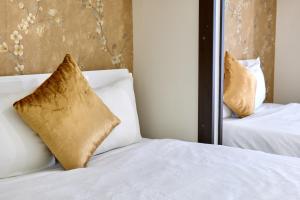 難波 - USJ 30m, Dotonbori 15m, KIX Direct, Max5 - XS08