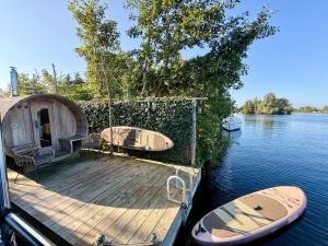 NEW - Little Asia - Stunning Boathouse on a lake Near Amsterdam with Sauna