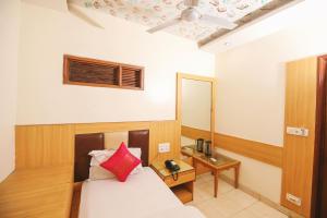 Hotel Lav-kush Deluxe 2 Min From New delhi Railway Station
