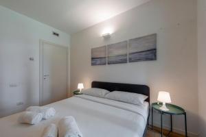 B Home - Elegant Apt with Terrace & Gym