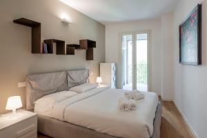 B Home - Elegant Apt with Terrace & Gym