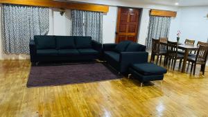 Beachfront 4BR BnB with Pool at Laucala Beach - Prázdninové domy, Suva