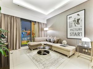 Savis Homes - Stylish 1BR in Business Bay with Burj Khalifa View in Damac Paramount Tower