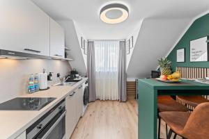 NAMASTÉ Homes - Ferienwohnung mit Balkon - Garage