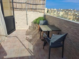 Cosy Penthouse Close to Victoria Center