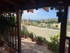 Cosy Penthouse Close to Victoria Center