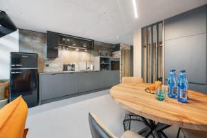 Calm Sauna & Jacuzzi by OneApartments