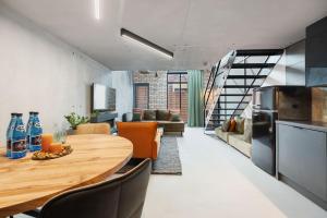 Calm Sauna & Jacuzzi by OneApartments