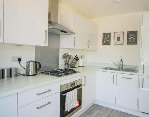 Spacious 2 Bed 2 Bath Apartment in Peterborough with 2 Parking Spaces