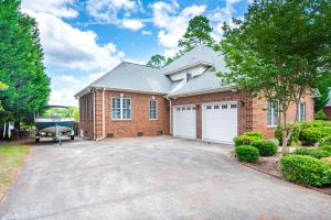Private Pool WaterEdge Lake House