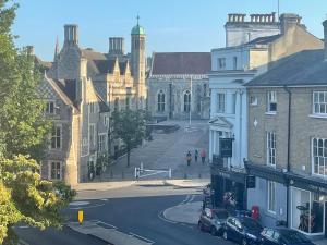 Luxury City Centre Apartment, Winchester