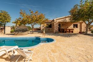 Villa Callista with Pool