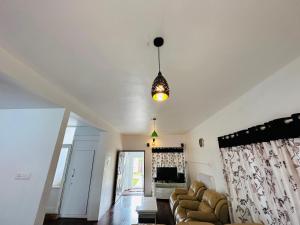 HAILSTONE HOME STAY