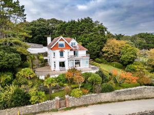 Finest Retreats - Furzehill