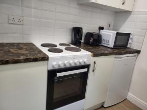 1Bed-ContactlessCheckIn-OutdoorSpace