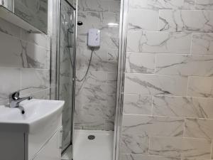 1Bed-ContactlessCheckIn-OutdoorSpace