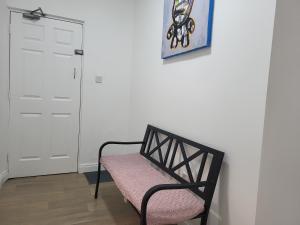 1Bed-ContactlessCheckIn-OutdoorSpace