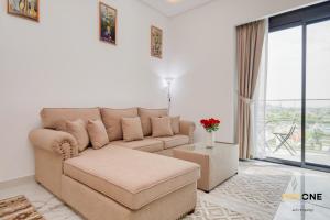 Splendour Living 1BR at Azizi Riviera
