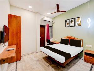 Collection O Thirukadaiyur Bus Terminal Formerly Royal Sri Amirthayoga