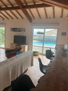 Charming family home with pool!