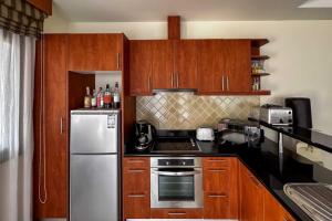 3Bed Villa - Sleeps 6 - Pool Garden Balcony